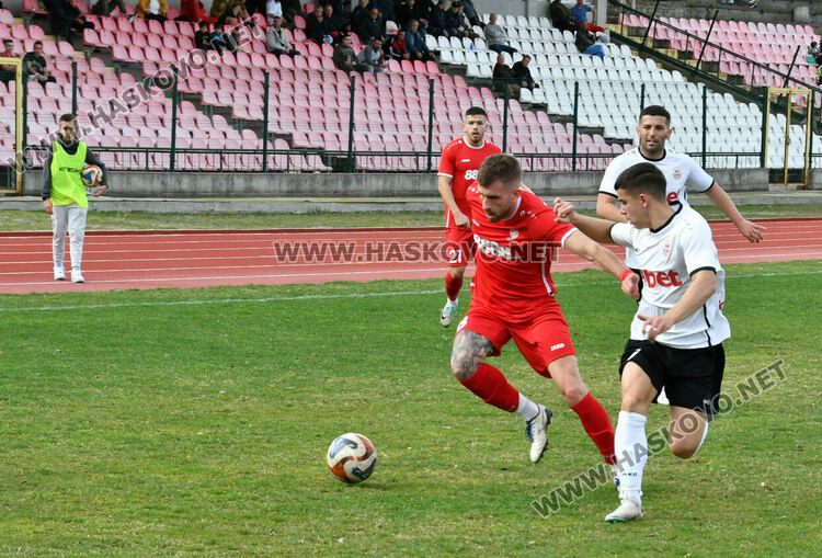  „Саяна“ излъга „розите“