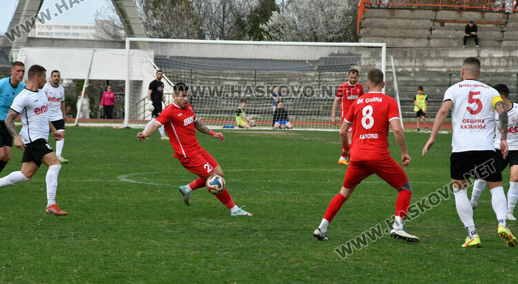  „Саяна“ излъга „розите“