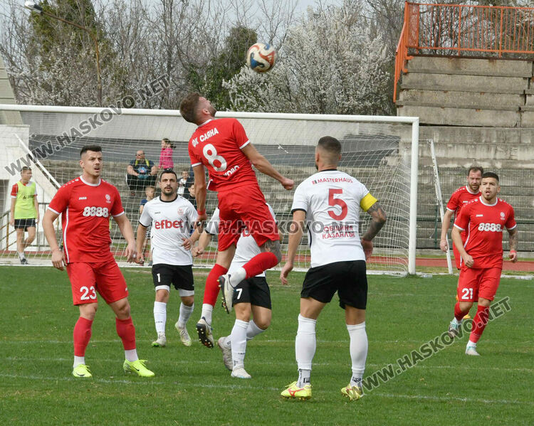  „Саяна“ излъга „розите“