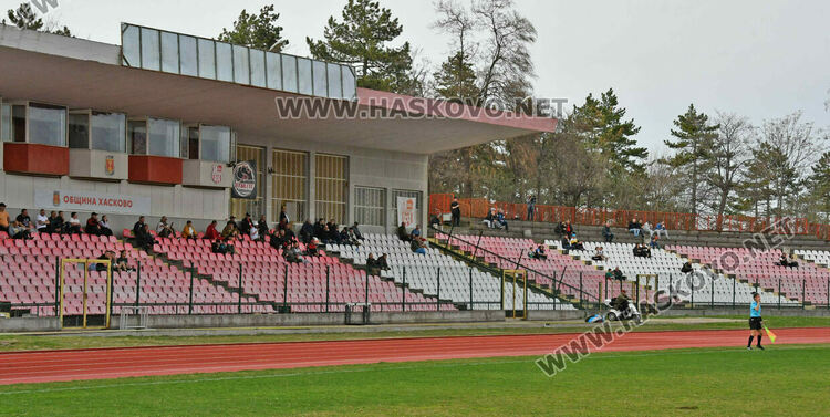  „Саяна“ излъга „розите“