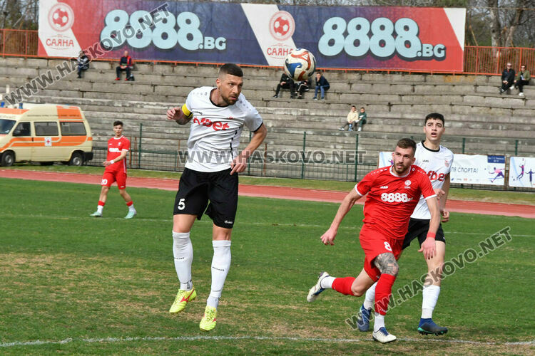  „Саяна“ излъга „розите“