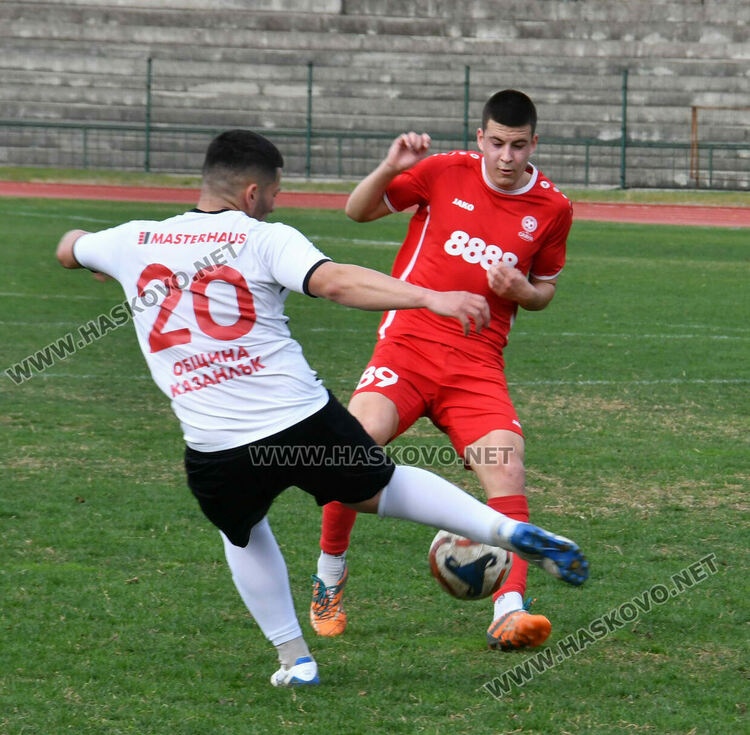  „Саяна“ излъга „розите“