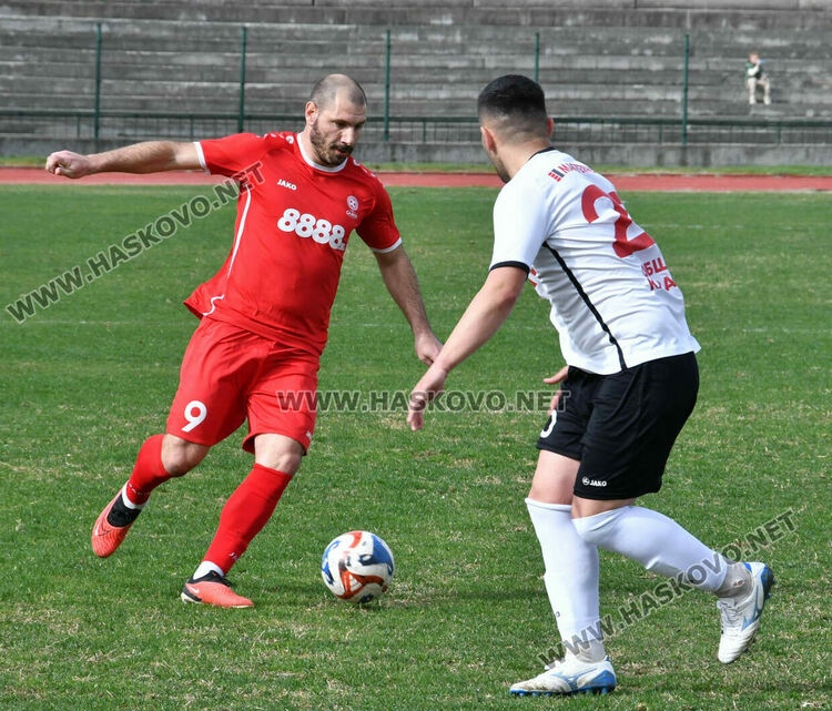  „Саяна“ излъга „розите“