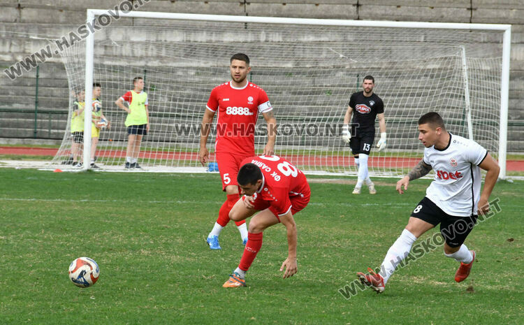  „Саяна“ излъга „розите“