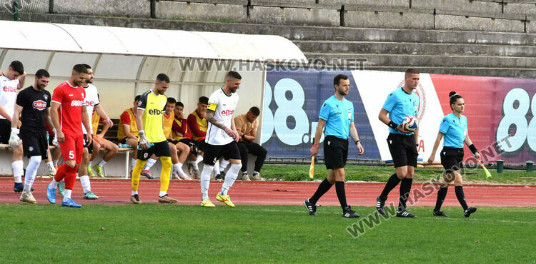  „Саяна“ излъга „розите“