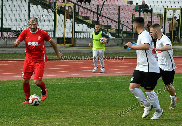 „Саяна“ излъга „розите“