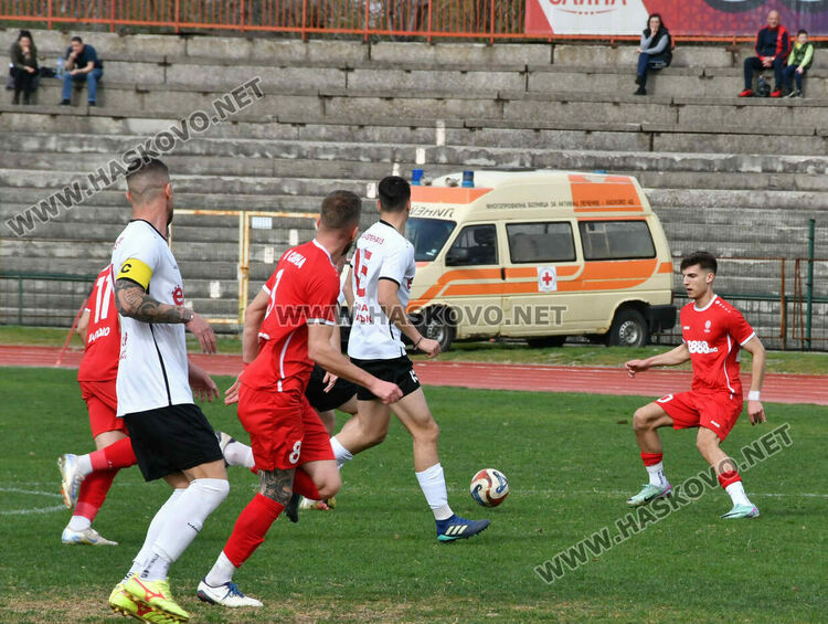  „Саяна“ излъга „розите“