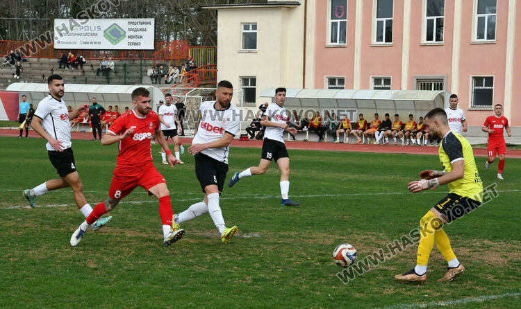  „Саяна“ излъга „розите“