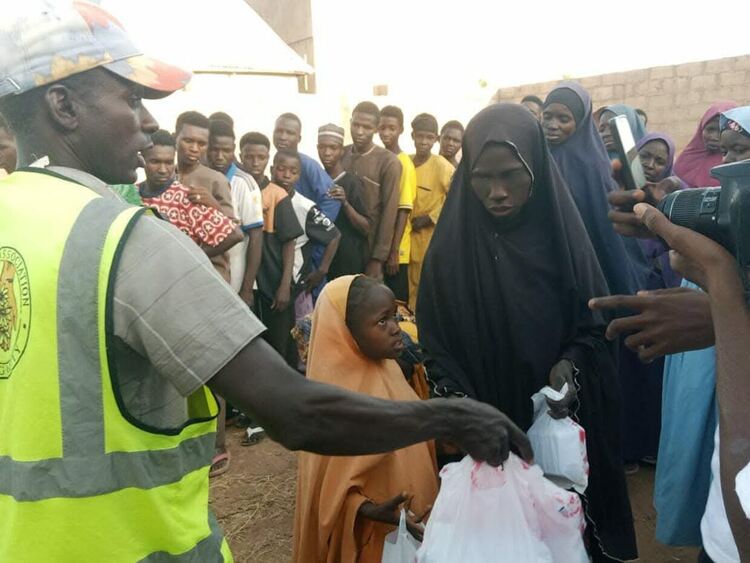 Благотворителна трапеза за месец Рамазан: Родопчани даряват ифтар за нуждаещите се в Нигерия