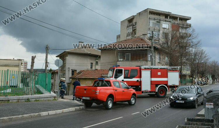 Изгоряха три пластмасови контейнера срещу ПМГ на бул. „Стефан Стамболов“