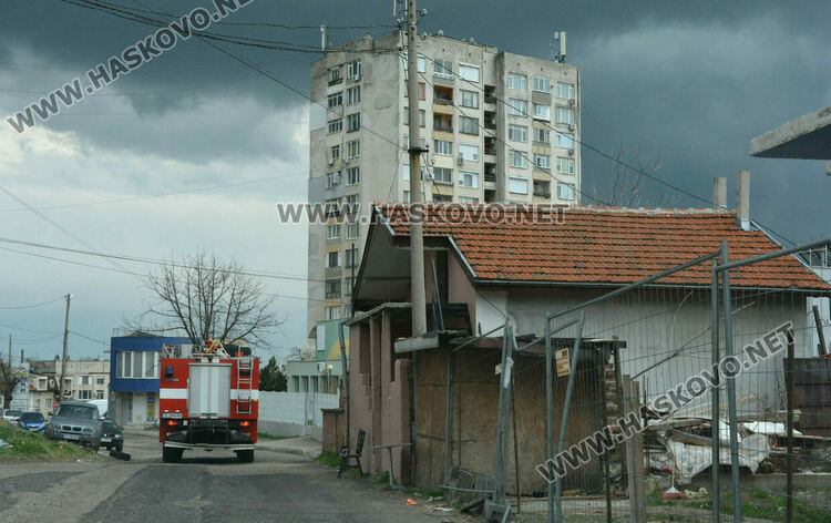 Изгоряха три пластмасови контейнера срещу ПМГ на бул. „Стефан Стамболов“