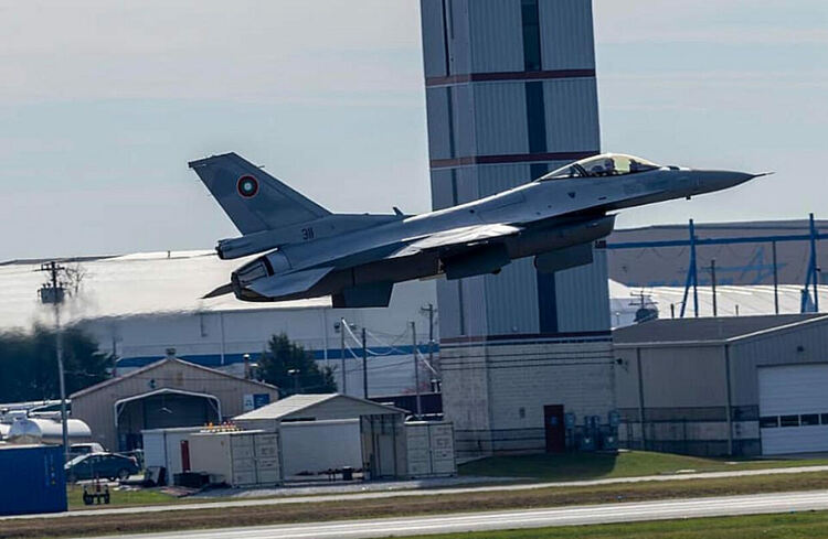 Първите български F-16 Block 70 кацат в България на 28 март