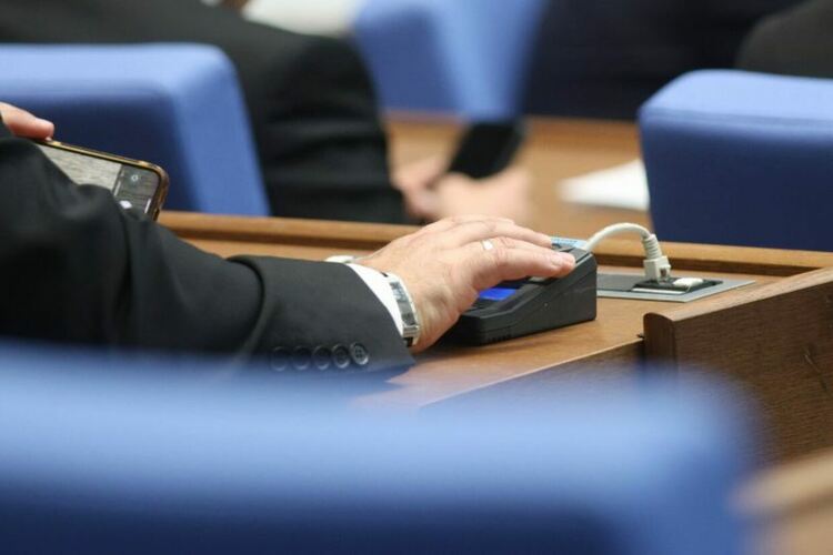 Малките бюджети и депутатите от Величие влизат в пленарна зала