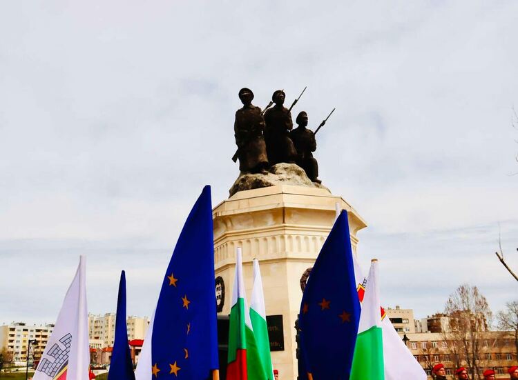 Тържествено честване в Хасково на 26 март - Ден на Десети пехотен родопски полк и Ден на Тракия