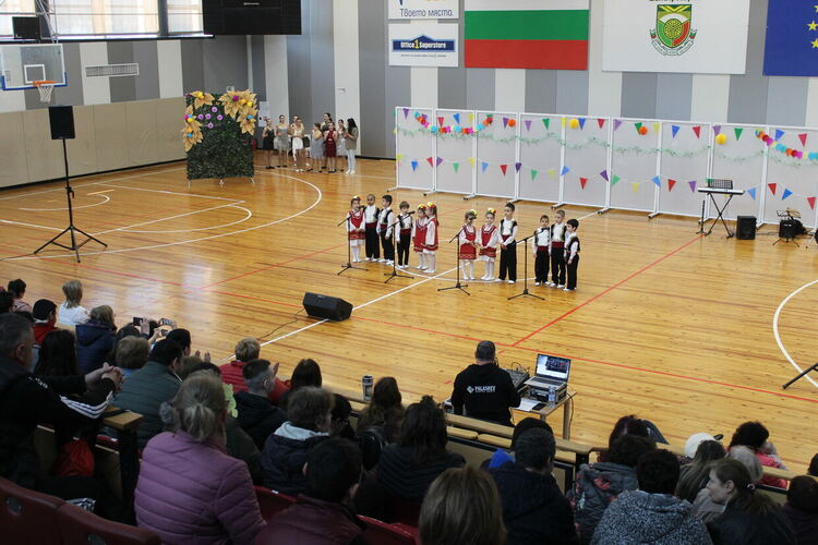 "Приятелството свързва сърцата ни" бе мотото на Празника на социалните услуги в Димитровград