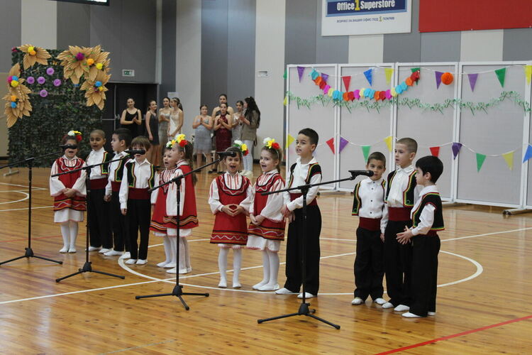 "Приятелството свързва сърцата ни" бе мотото на Празника на социалните услуги в Димитровград