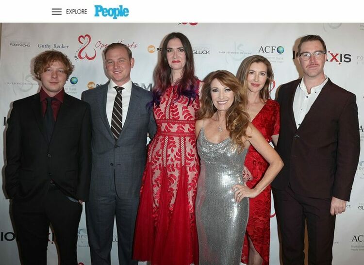 И на 74 години Джейн Сиймор продължава да е в топ форма