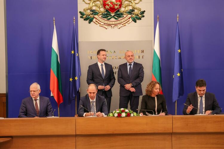 Нова програма за ВЕИ ще осигури енергийна независимост на публичните сгради и предприятия