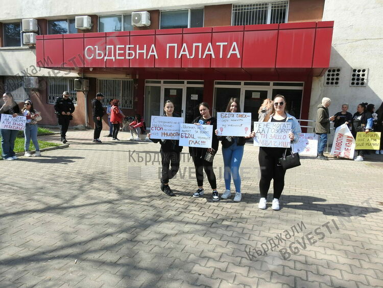 Кърджалийци излязоха на протест в защита на животните,  искат адекватно законодателство срещу насилниците на четириногите