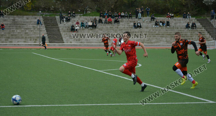 ФК „Хасково“ увеличи серията от победи на 14 поредни