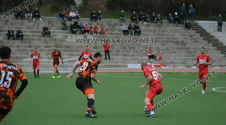ФК „Хасково“ увеличи серията от победи на 14 поредни