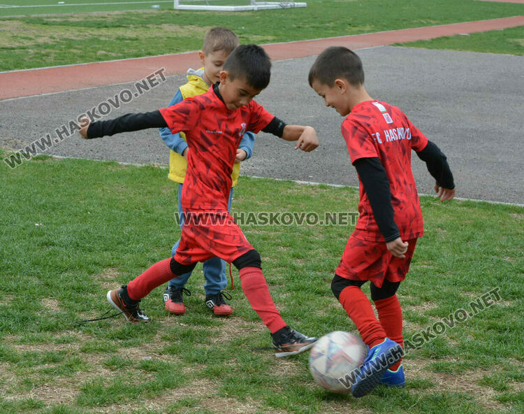 ФК „Хасково“ увеличи серията от победи на 14 поредни