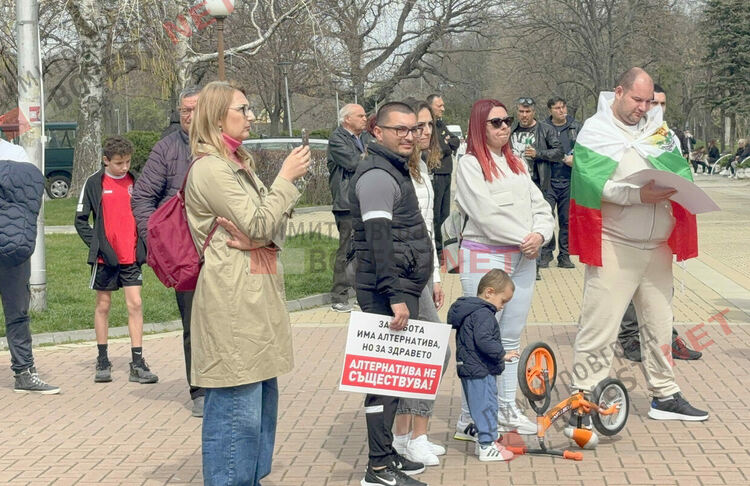Стотици блокираха международния път край Димитровград, борят се за чист въздух