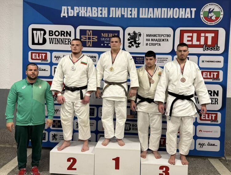 Джани Бъчваров е трети в кат. до 100 кг. 