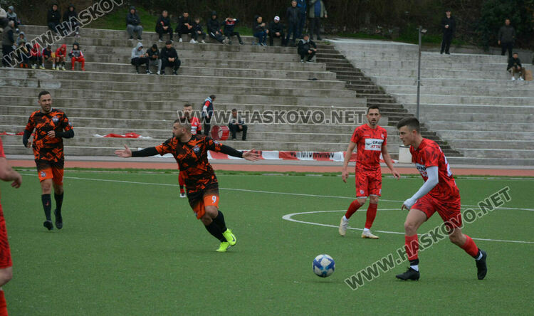 ФК „Хасково“ увеличи серията от победи на 14 поредни