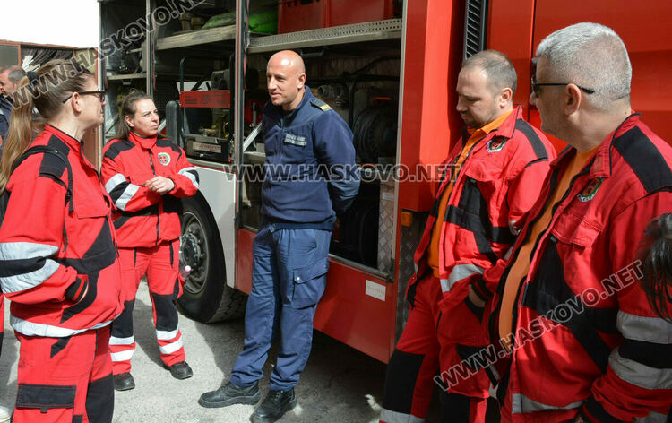 Пожарната в Хасково обучава граждани на реакции в случаи на горски пожари 