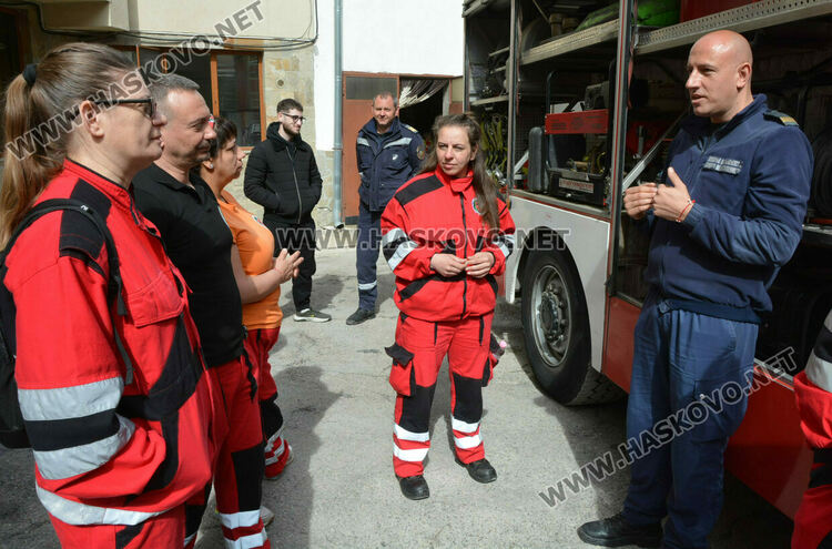 Пожарната в Хасково обучава граждани на реакции в случаи на горски пожари 