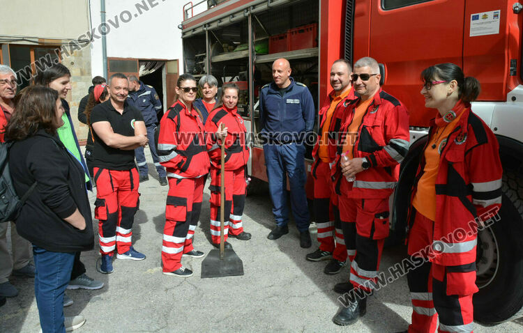 Пожарната в Хасково обучава граждани на реакции в случаи на горски пожари 