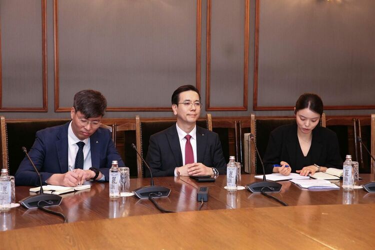 Властта пред делегация от „Хюндай“: Стратегически важни са 7-и и 8-и блок на АЕЦ