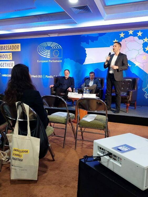 Вазовци взеха участие в международна среща „EPAS Together“