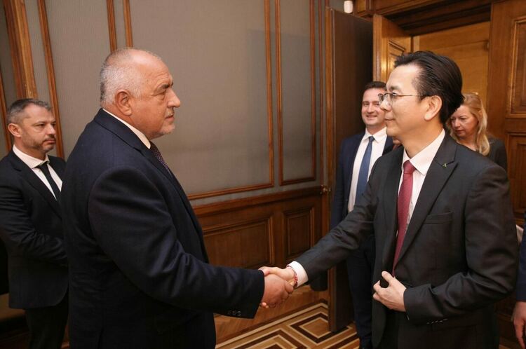 Властта пред делегация от „Хюндай“: Стратегически важни са 7-и и 8-и блок на АЕЦ