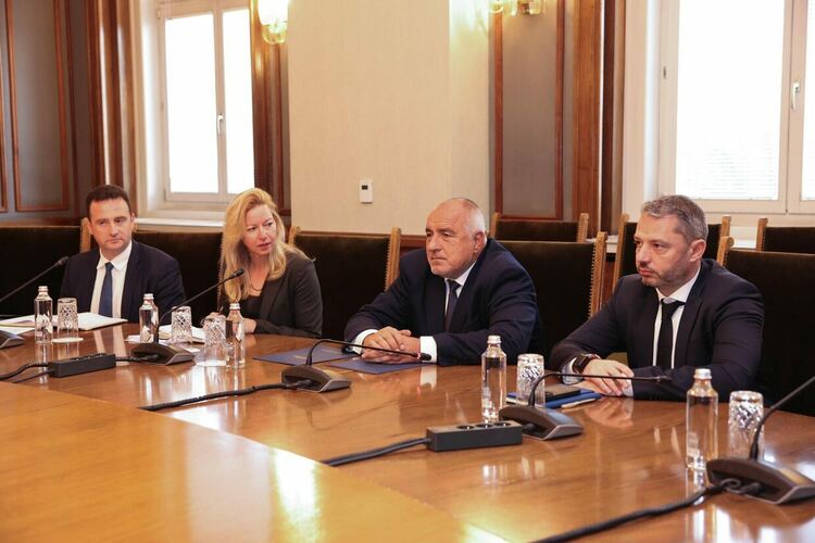 Властта пред делегация от „Хюндай“: Стратегически важни са 7-и и 8-и блок на АЕЦ