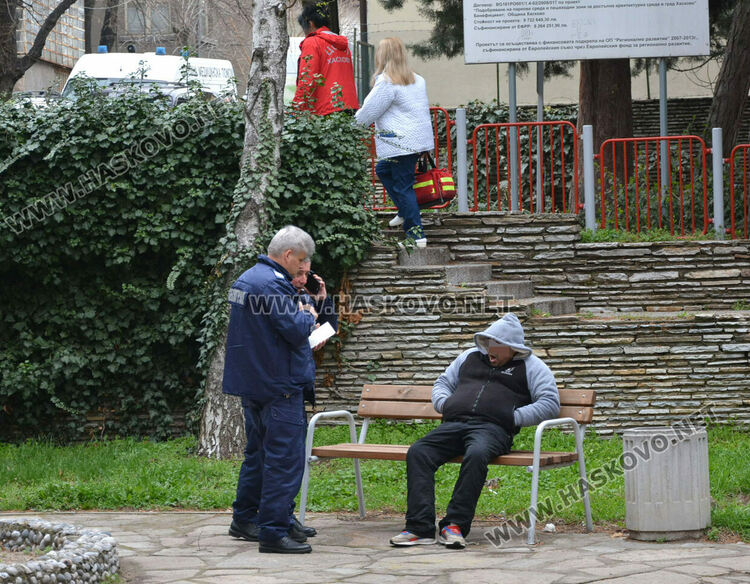 Паднал на земята хасковлия отказа медицинска помощ с думите: „Аз съм пиян, не съм болен“