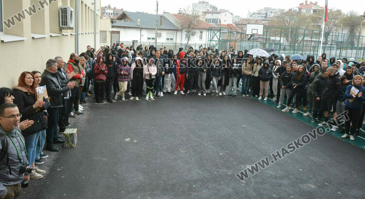 Учениците от ПГТ „Алекскандър Паскалев“ с прекрасно представяне на състезание по професии