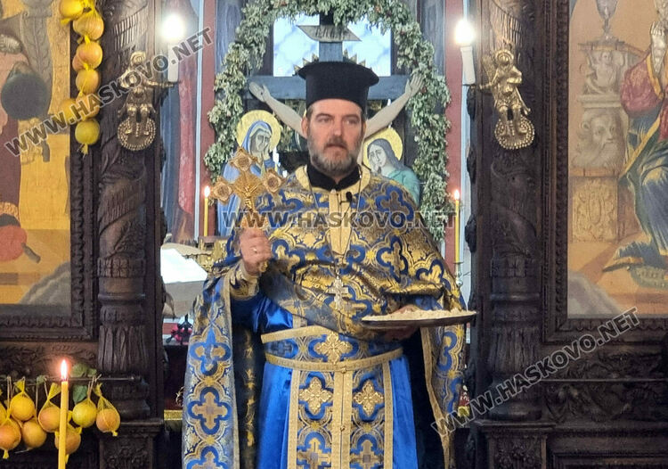 Отслужиха Света литургия за Благовещение в Хасково