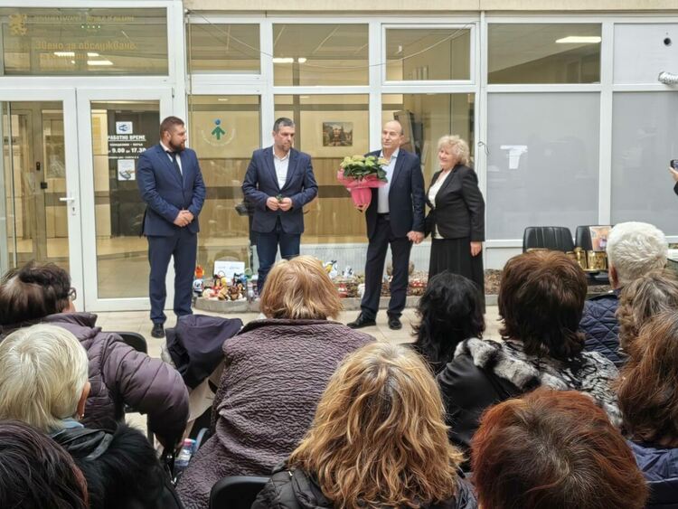 Изложба „Силен дух“ бе открита в галерия „Атриум“ на областната администрация