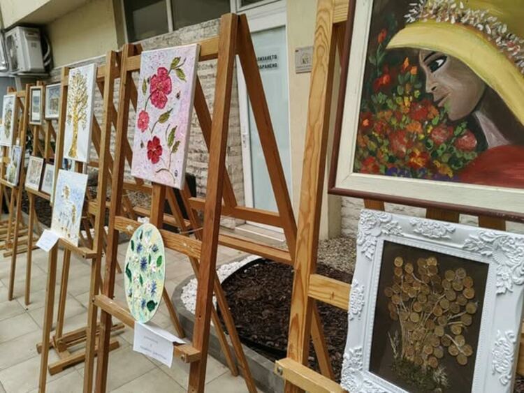 Изложба „Силен дух“ бе открита в галерия „Атриум“ на областната администрация