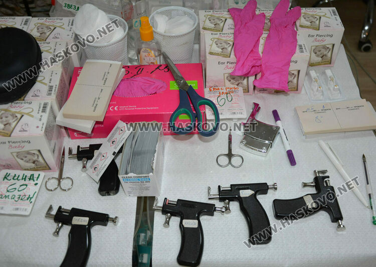 На Благовещение дупчат уши на бебета, тийнейджърки и възрастни за бързо заздравяване 