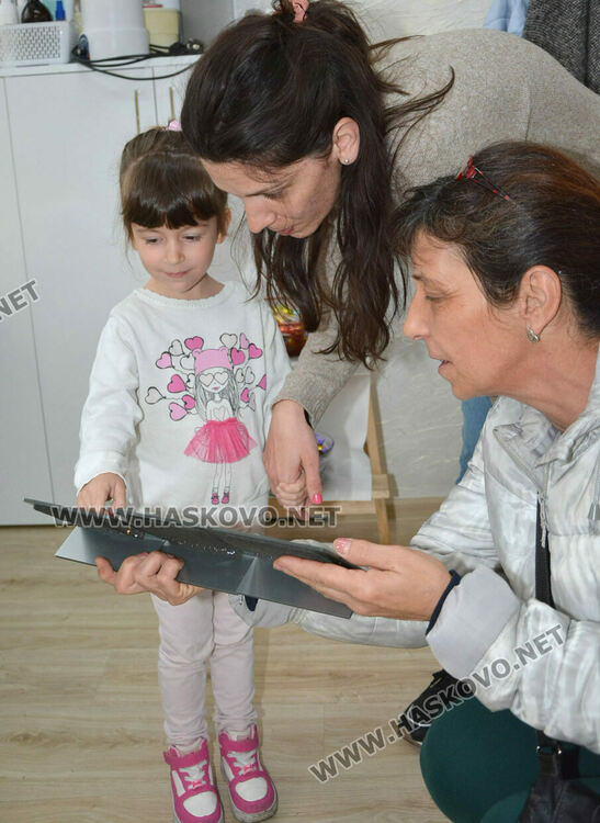 На Благовещение дупчат уши на бебета, тийнейджърки и възрастни за бързо заздравяване 