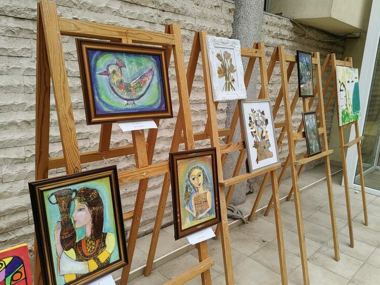 Изложба „Силен дух“ бе открита в галерия „Атриум“ на областната администрация