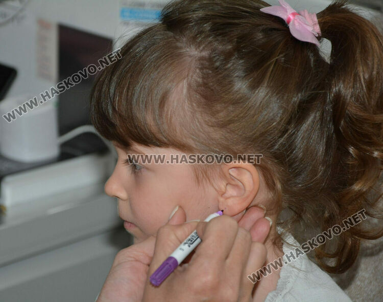 На Благовещение дупчат уши на бебета, тийнейджърки и възрастни за бързо заздравяване 