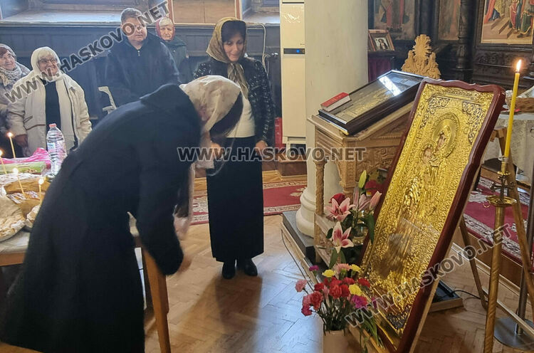 Отслужиха Света литургия за Благовещение в Хасково