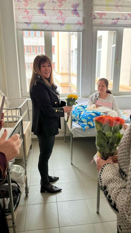 Жените социалистки в Кърджали изненадаха родилки за Благовещение