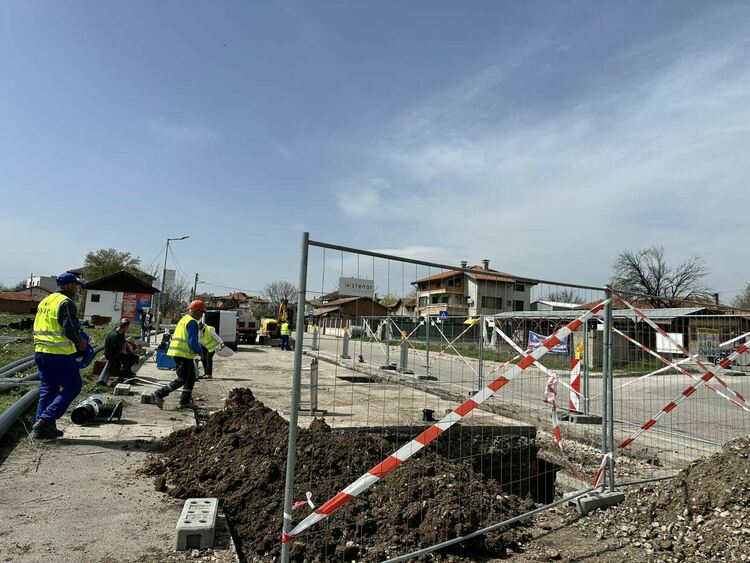 От „Болярово“ и „Червена стена“ започна смяната на общо 15 км водопроводи в Хасково