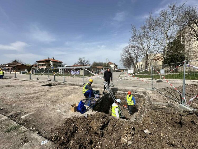 От „Болярово“ и „Червена стена“ започна смяната на общо 15 км водопроводи в Хасково
