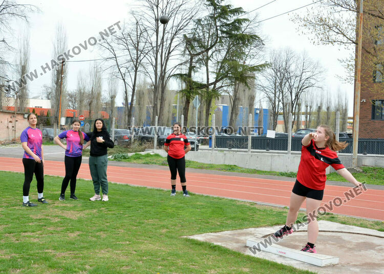 Хасково бе домакин на областния кръг от ученическите игри по лека атлетика